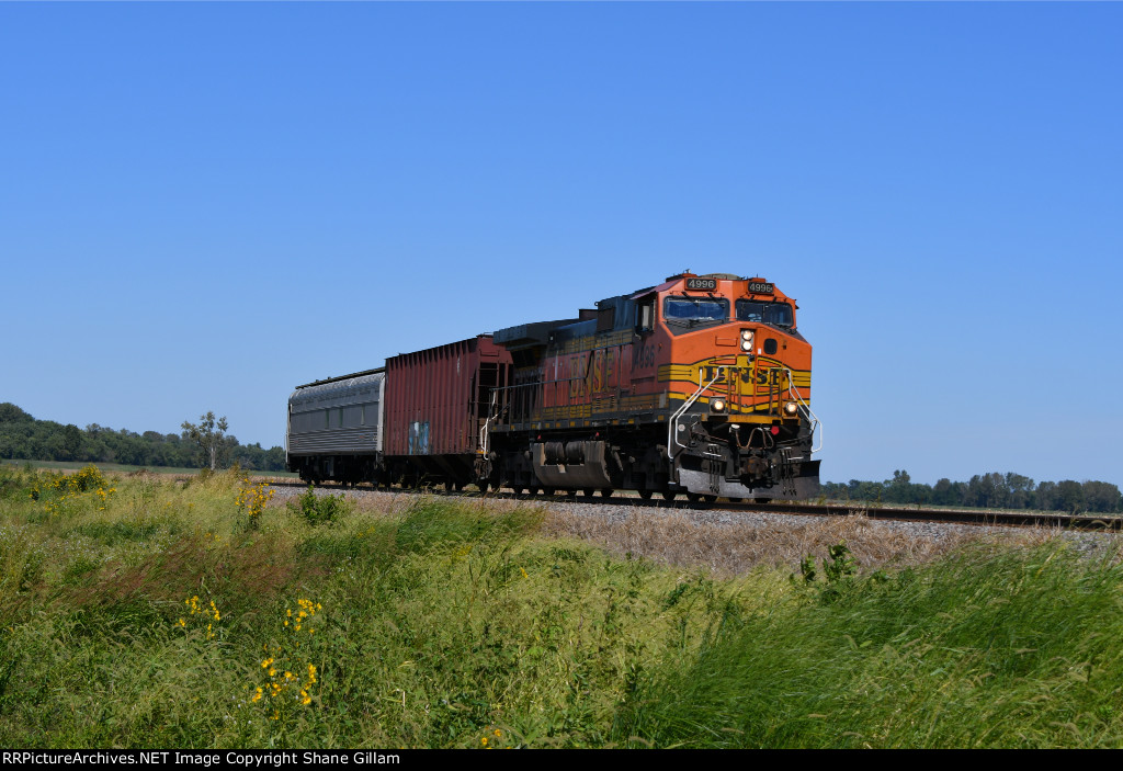 BNSF 4996